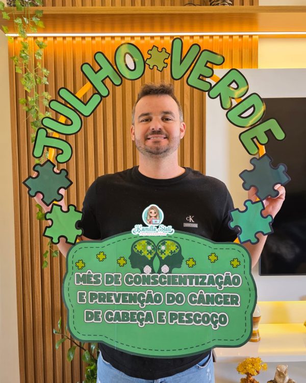 Bambolê para foto Julho Verde: Câncer de cabeça e pescoço