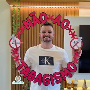 Bambolê para foto não ao tabagismo