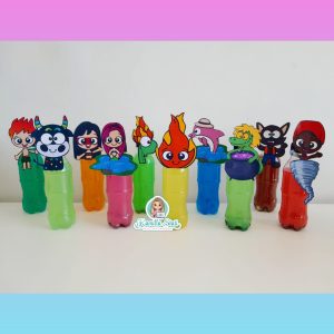 Turma do Folclore nas garrafinhas