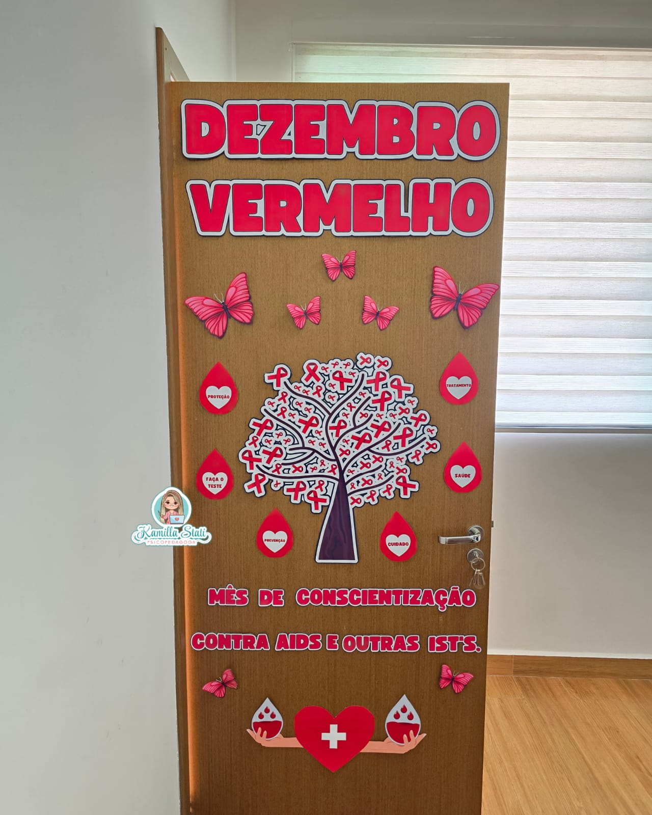 Decoração de Porta: Dezembro Vermelho