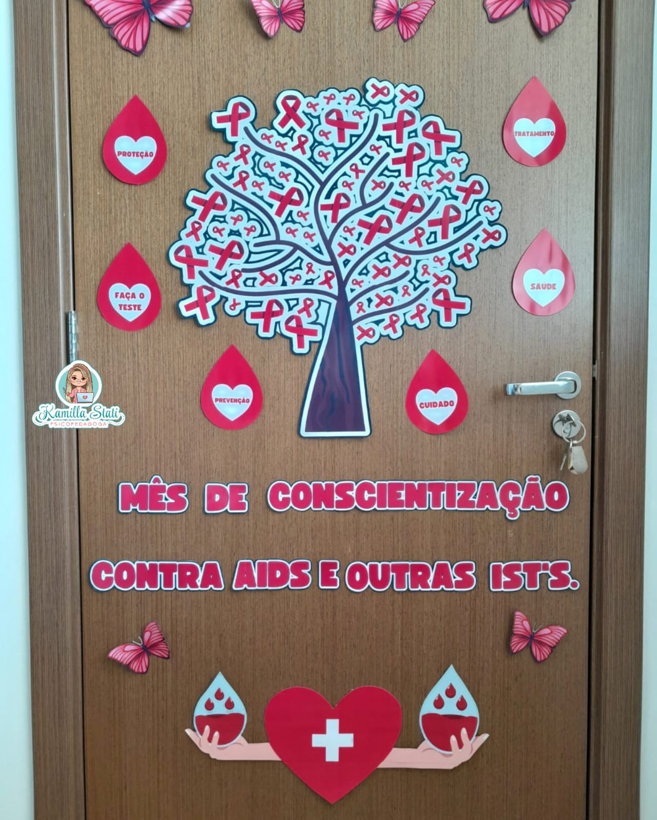 Decoração de Porta: Dezembro Vermelho - Imagem 4