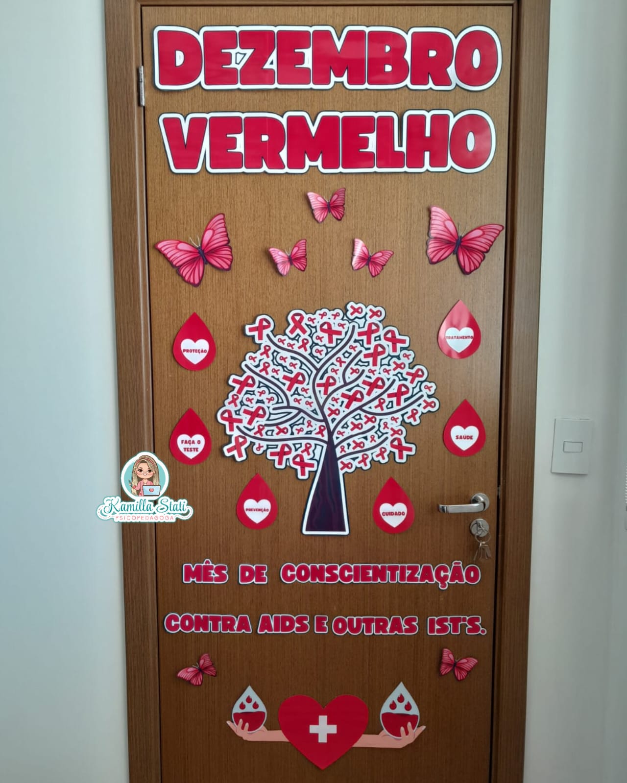 Decoração de Porta: Dezembro Vermelho - Imagem 5