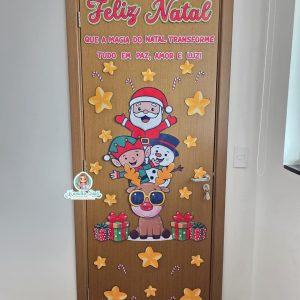 Decoração de porta a magia do natal