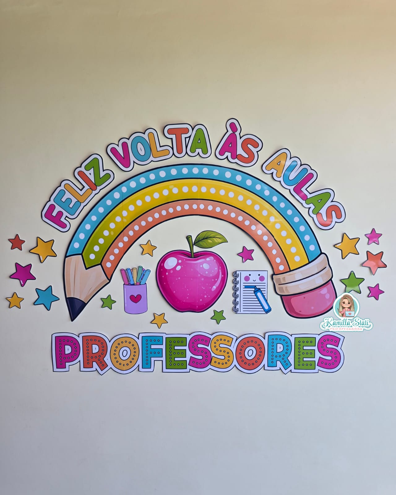 Painel volta às aulas professores lápis arco-íris