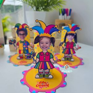 Mini folião de carnaval no rolinho